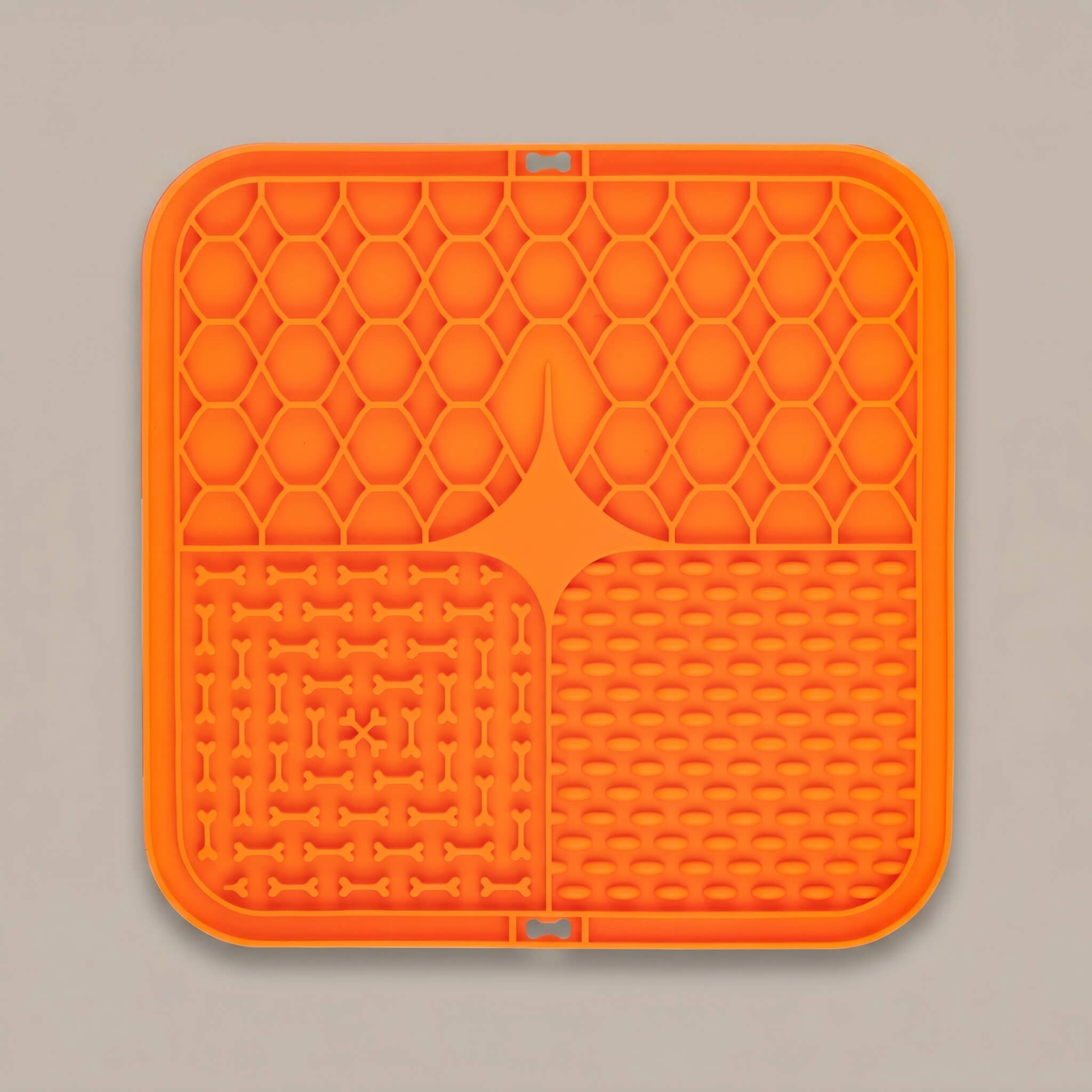 Silicone Pet Lick Mat Plate - Non-Slip Suction Base Slow Feeder Pad for Bath Time Distraction & Training
